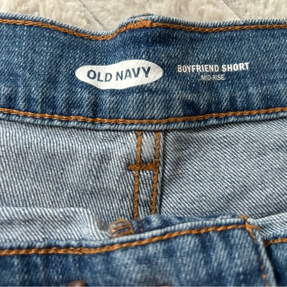 Old Navy distressed size 12 mid-rise shorts - Picture 3 of 3